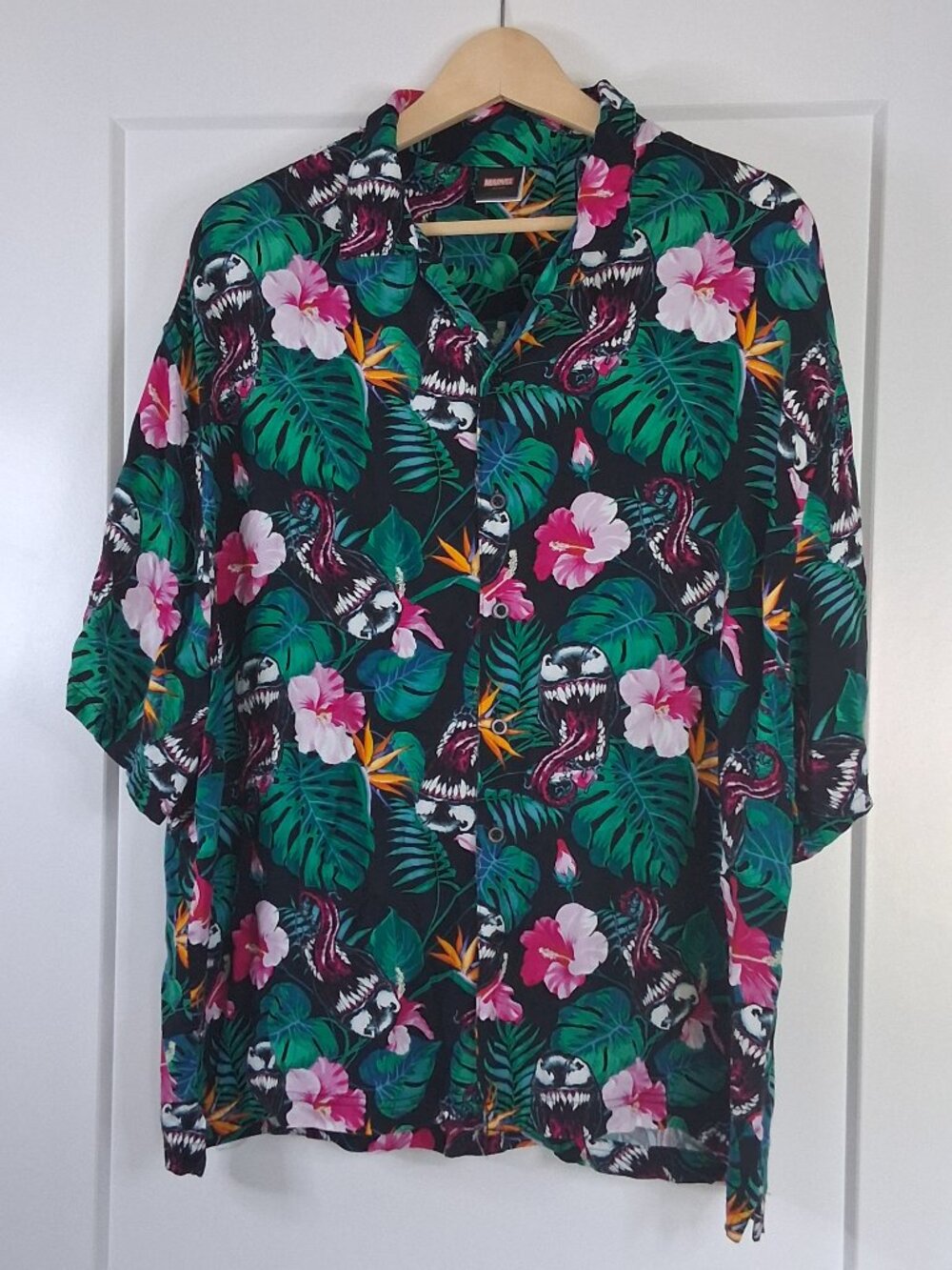 Marvel Venom Mens XL Rayon Hawaiian Shirt Tropical Floral AOP Camp Collar Aloha